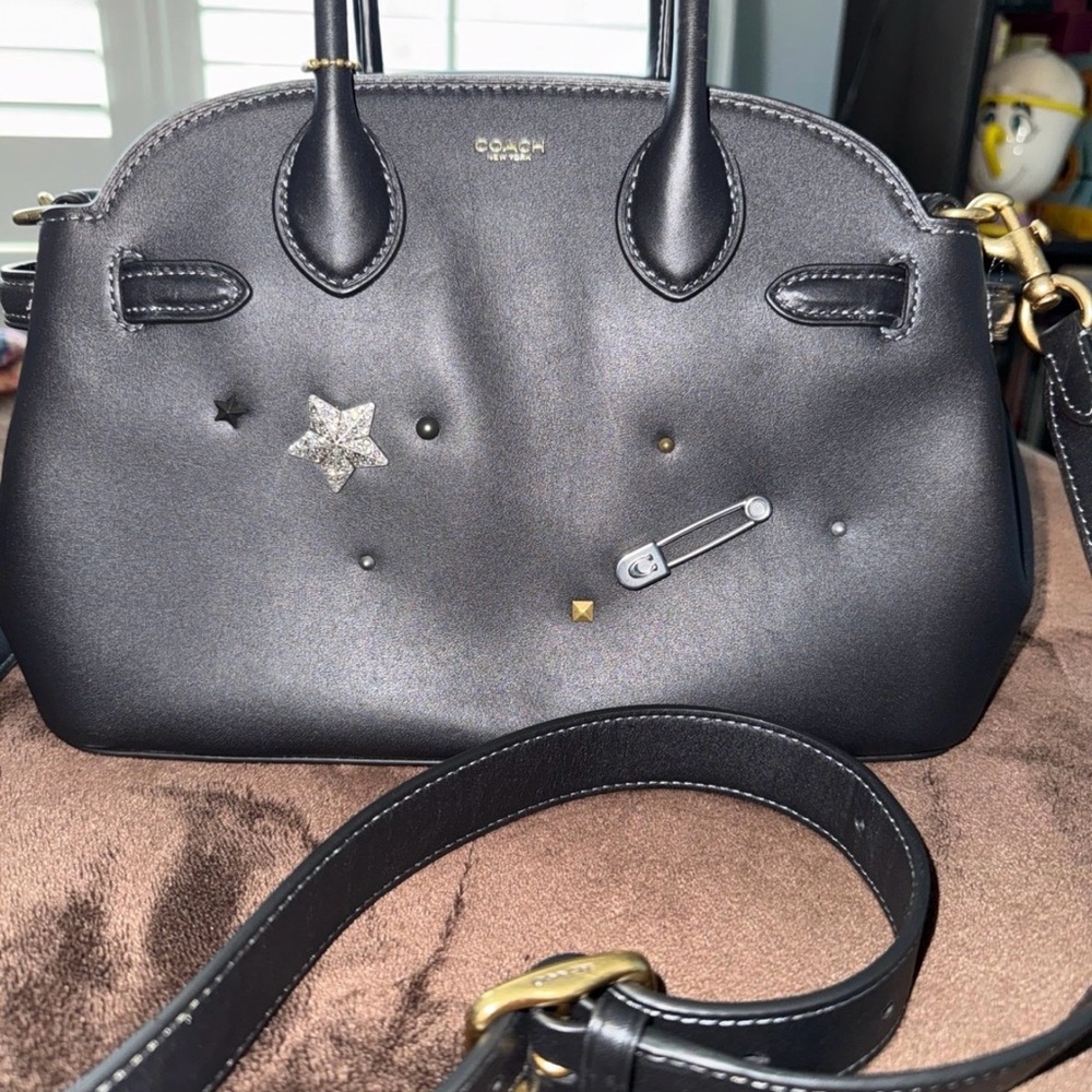 Coach Empire 26